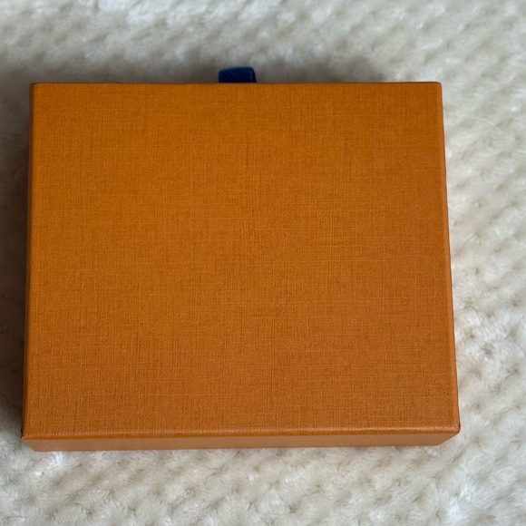 Louis Vuitton Signature Small Gift Box— Excellent Condition 🎁 - Picture 3 of 10